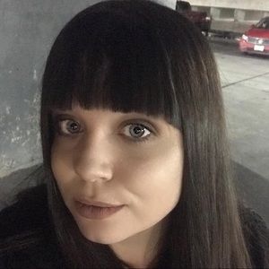 Meet your Posher, Corrie